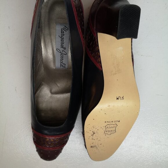 Margaret & Jerrold Ladies Size 9.5M Navy Wine & Gold Leather Upper Pumps - Picture 3 of 5